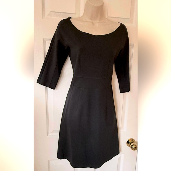 Theory Dresses & Skirts - Theory Stretchy Scoop Neck Sheath Dress Gray Wardrobe Basic *EUC* 🇺🇸 Made in USA